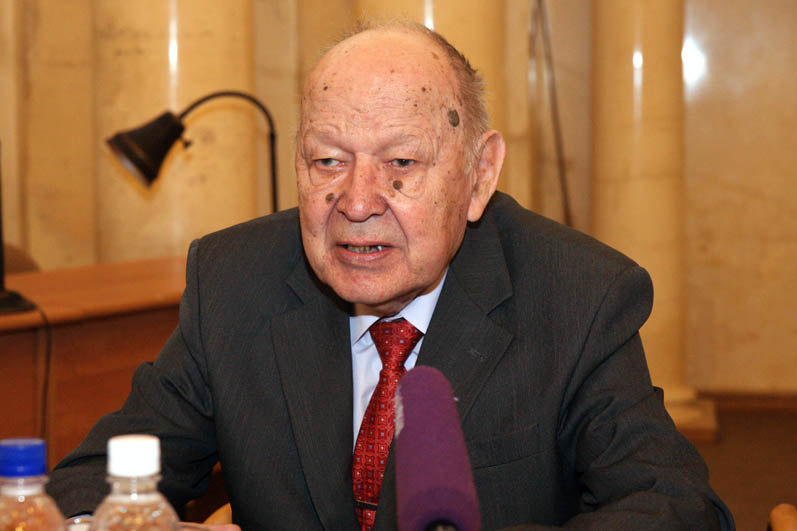 РЖЕШЕВСКИЙ Олег Александрович