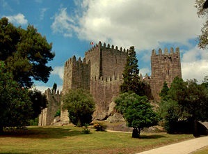 ГИМАРАЙНШ (Guimarães)