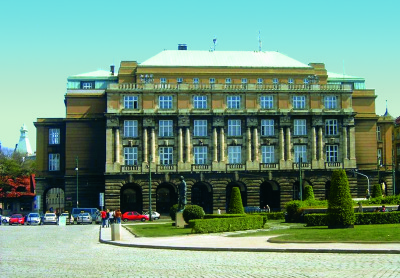 КАРЛОВ УНИВЕРСИТЕТ